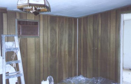 tulsa_house_remodel_old_den_wall3.jpg (17410 bytes)