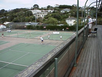 tennis4.jpg (33382 bytes)